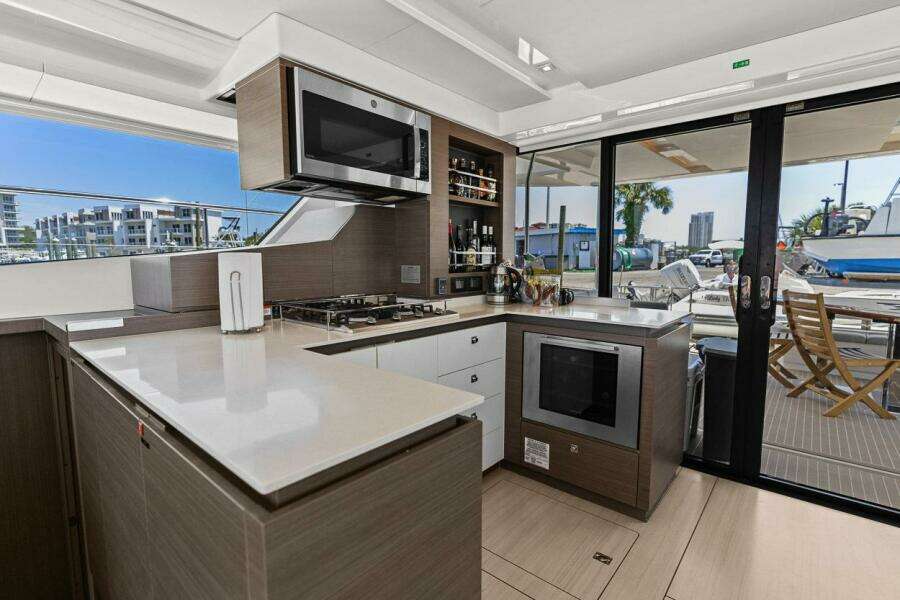 2021 Leopard 53 Powercat