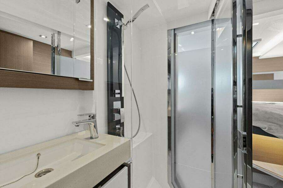 2021 Leopard 53 Powercat