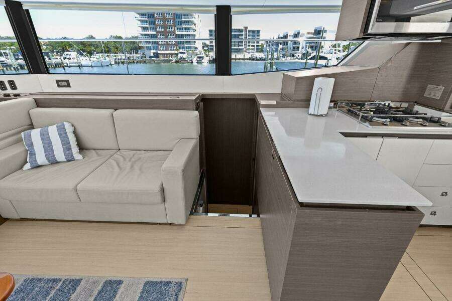 2021 Leopard 53 Powercat