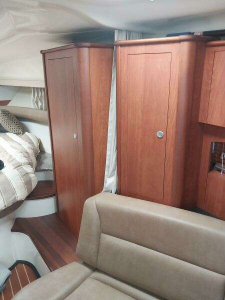 2011 Monterey 340 Sport Yacht