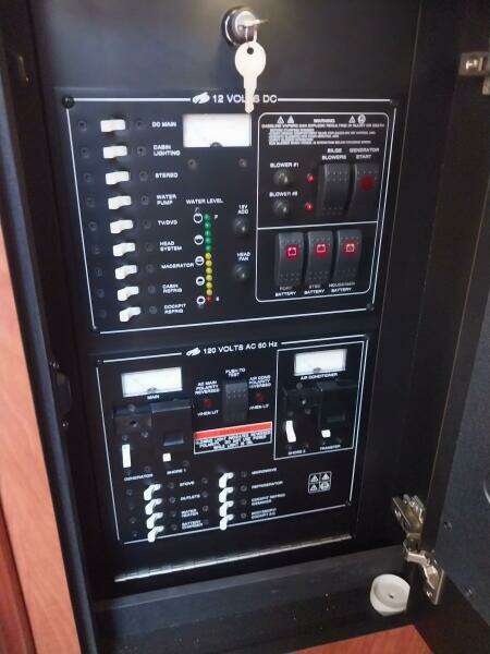 2011 Monterey 340 Sport Yacht