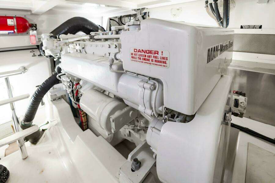 2008 Cabo 40 Express