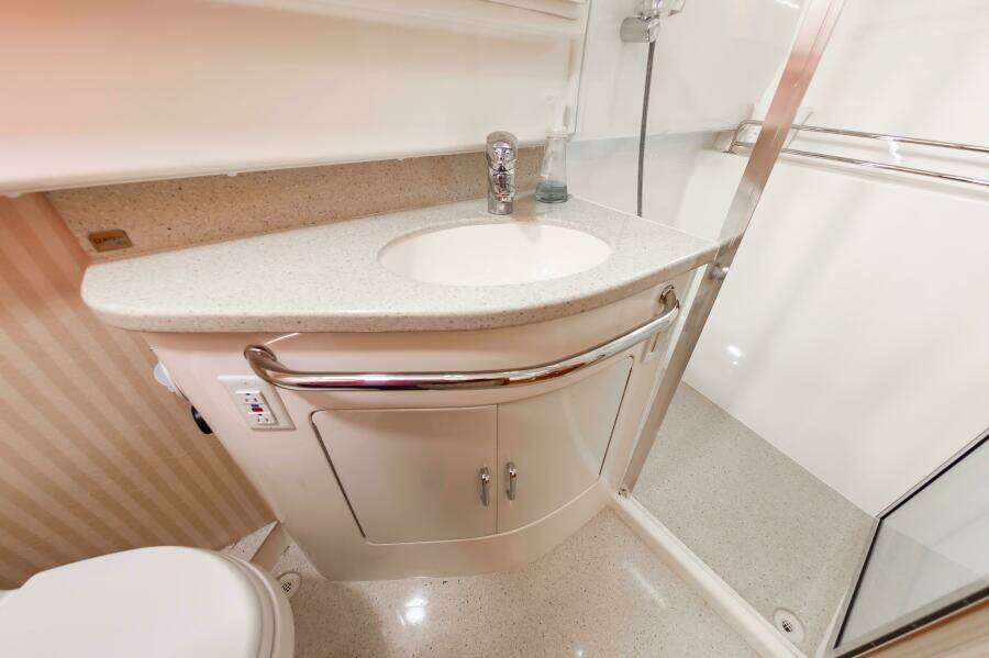 2008 Cabo 40 Express