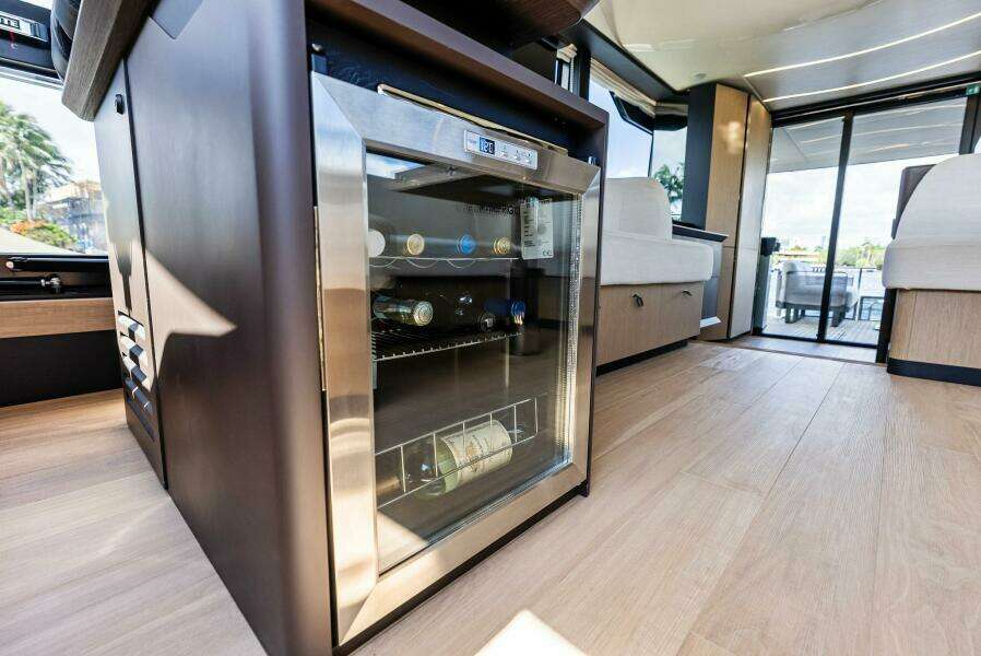 2023 Absolute 52 Fly