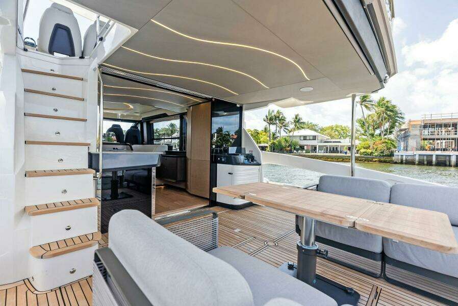 2023 Absolute 52 Fly