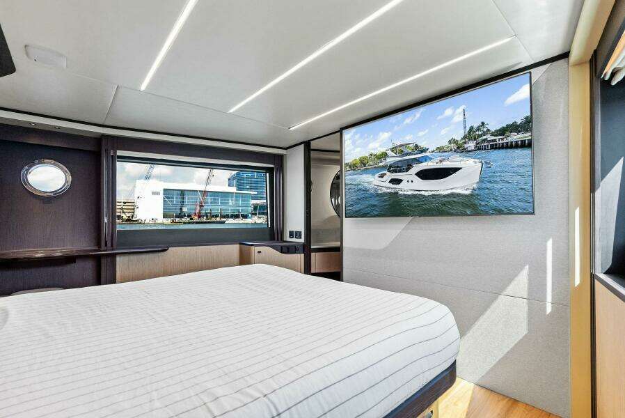 2023 Absolute 52 Fly