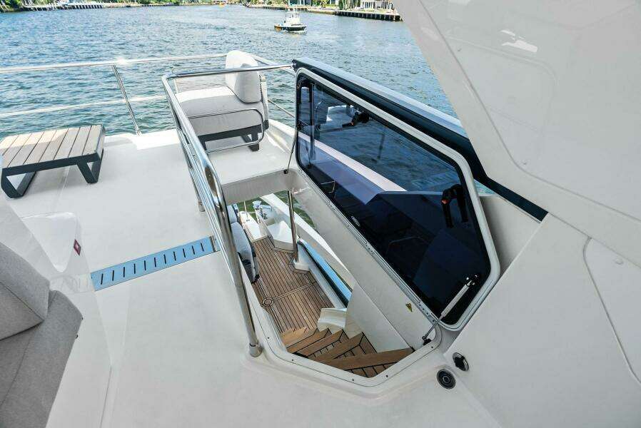 2023 Absolute 52 Fly