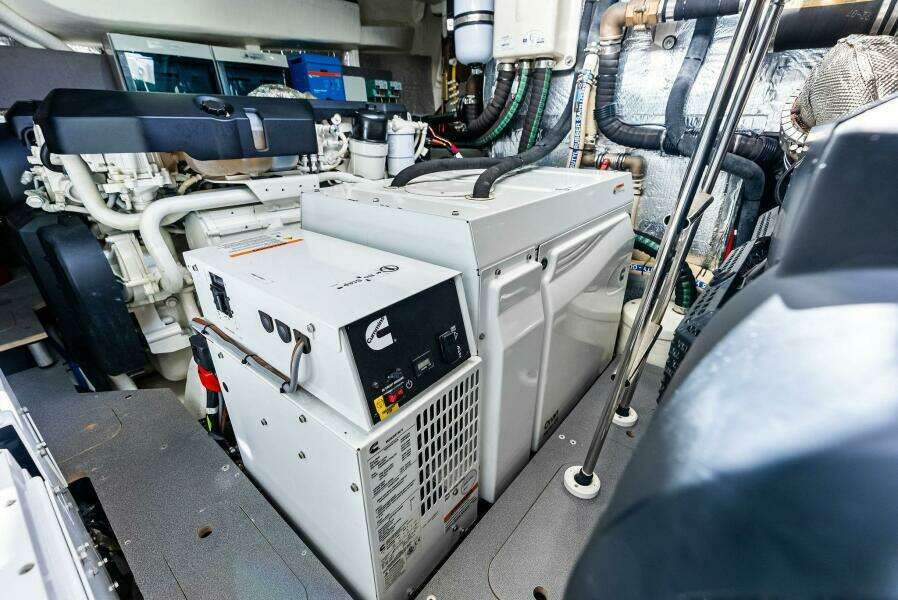 2023 Absolute 52 Fly