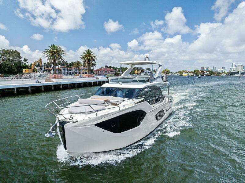 2023 Absolute 52 Fly