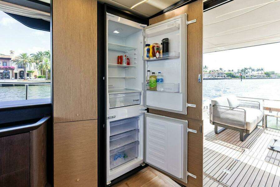 2023 Absolute 52 Fly