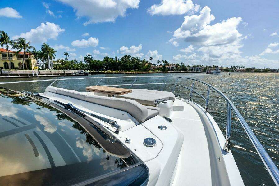 2023 Absolute 52 Fly