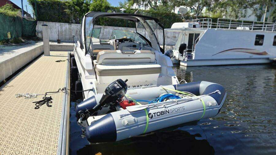 2017 Regal 32 Express