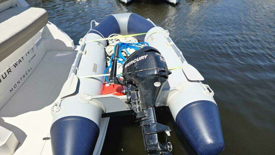 2017 Regal 32 Express