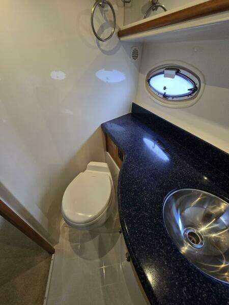 Carver Main Cabin Head 3