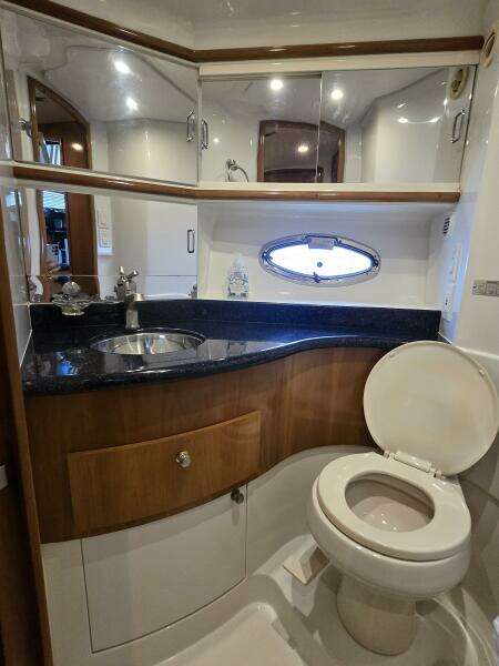 Carver Guest Bedroom Head 3