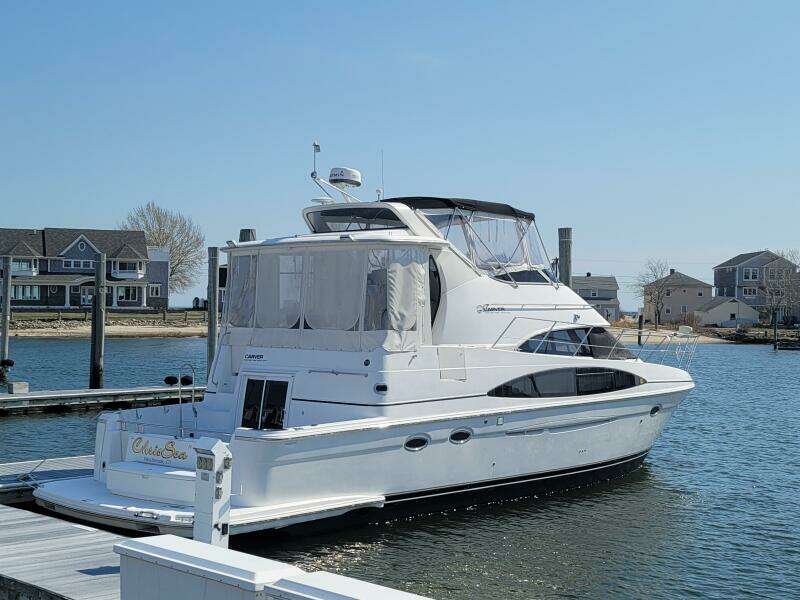2002 Carver 444 Cockpit Motor Yacht