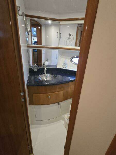 Carver Guest Bedroom Head 2