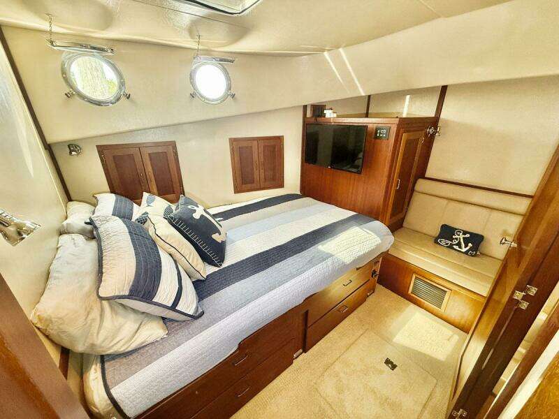 Guest Cabin Looking Forward