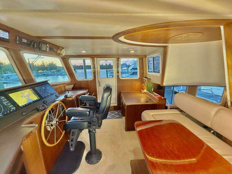 Pilothouse Stbd