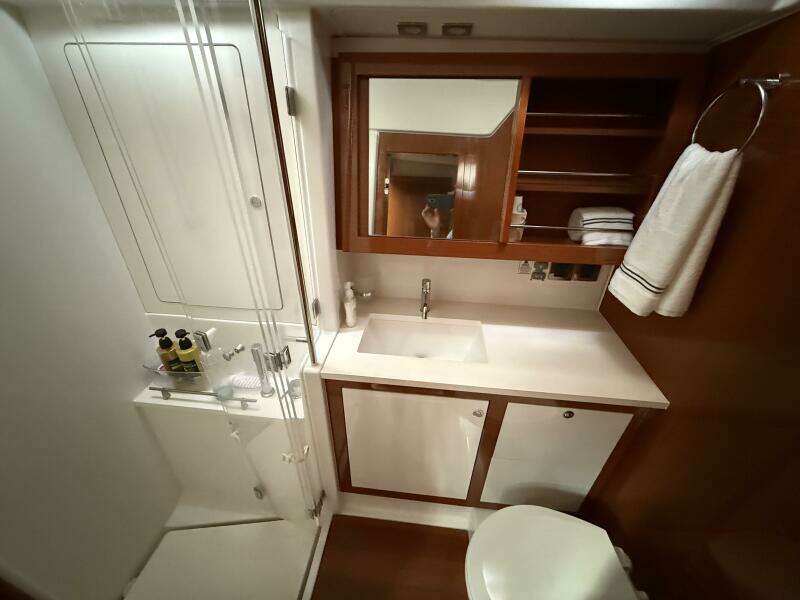 2016 Beneteau Oceanis 60