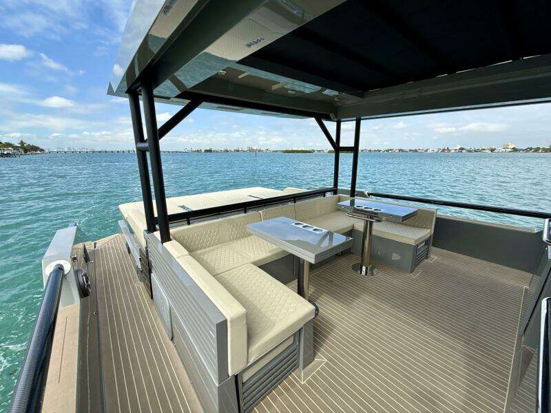 De Antonio - Aft Lounge Area