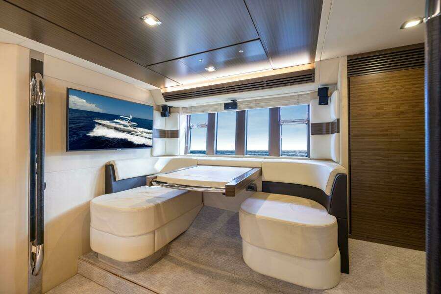 Azimut 64 A/Sea - Interior Master Stateroom