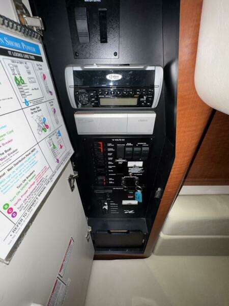 2004 Sea Ray 320 Sun Dancer