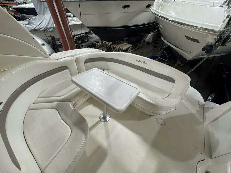 2004 Sea Ray 320 Sun Dancer