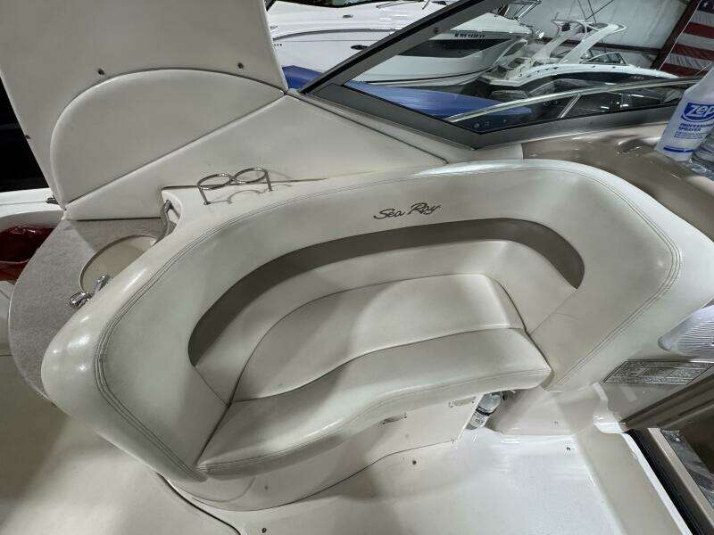 2004 Sea Ray 320 Sun Dancer