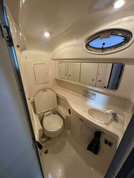 2004 Sea Ray 320 Sun Dancer