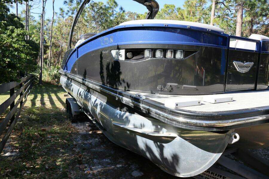 2021 Bennington RX25 Sport