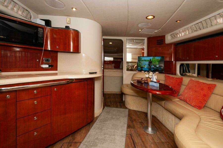 2003 Sea Ray 380 Sundancer- Salon/Galley