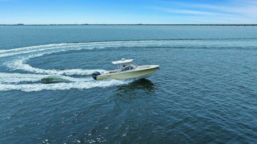 2016 Grady White 28 Freedom