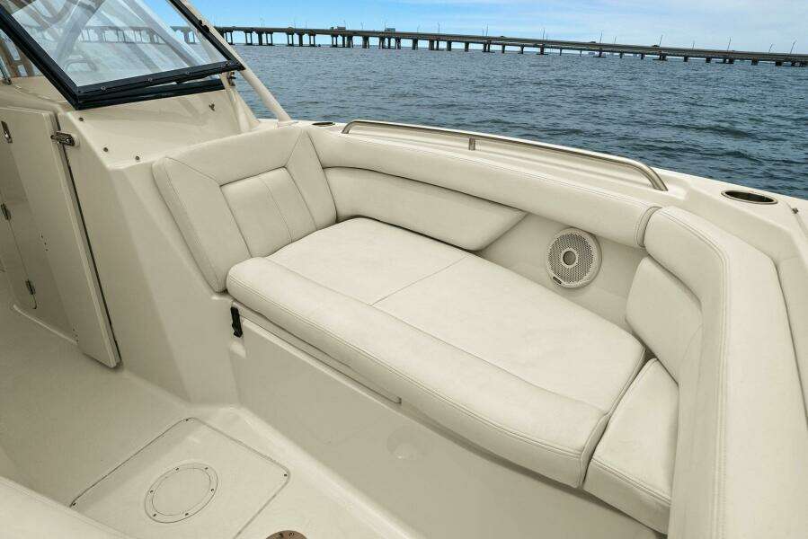 2016 Grady White 28 Freedom