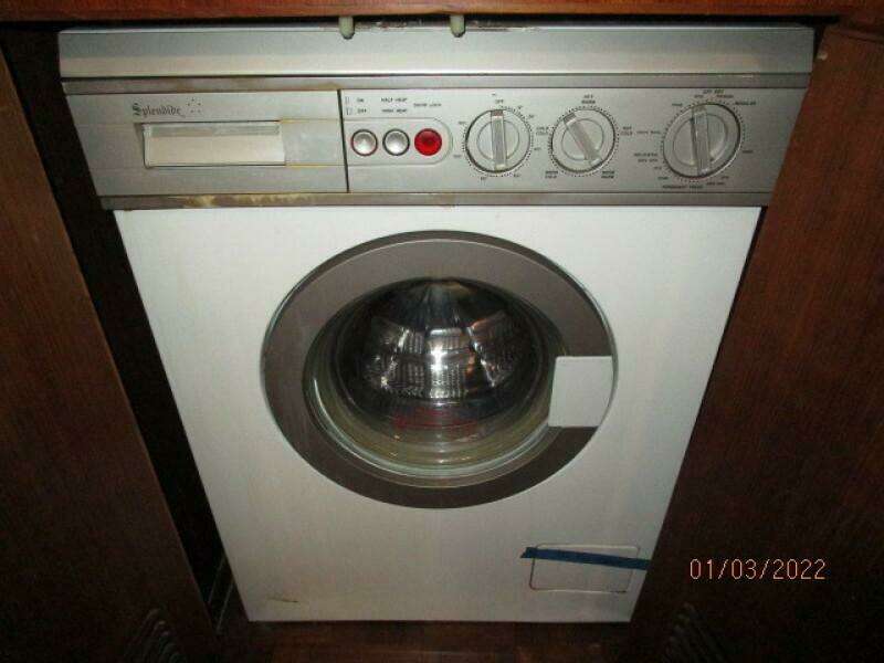 1990 Jefferson 43 Sundeck