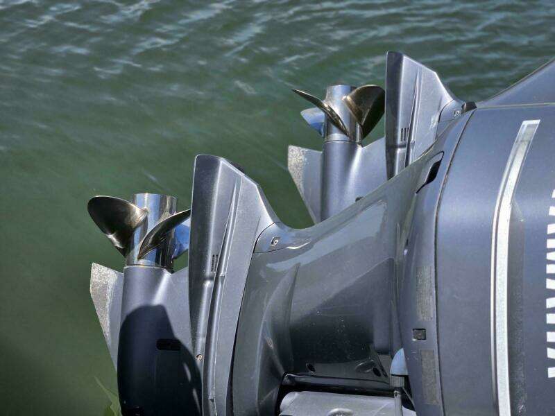 2013 Pursuit 345 Offshore