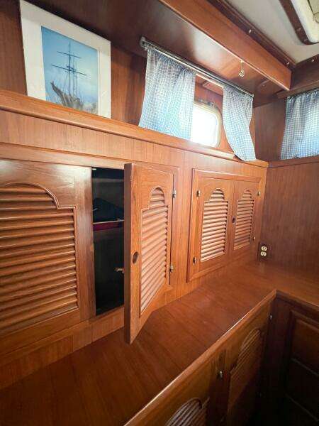 1987 Albin 43 Sundeck