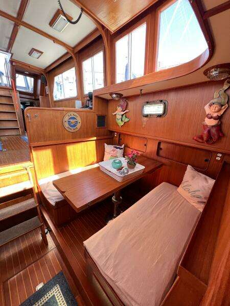 1987 Albin 43 Sundeck