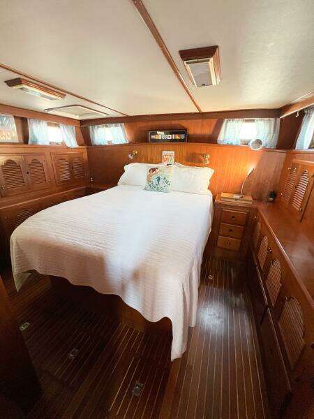 1987 Albin 43 Sundeck