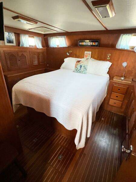 1987 Albin 43 Sundeck