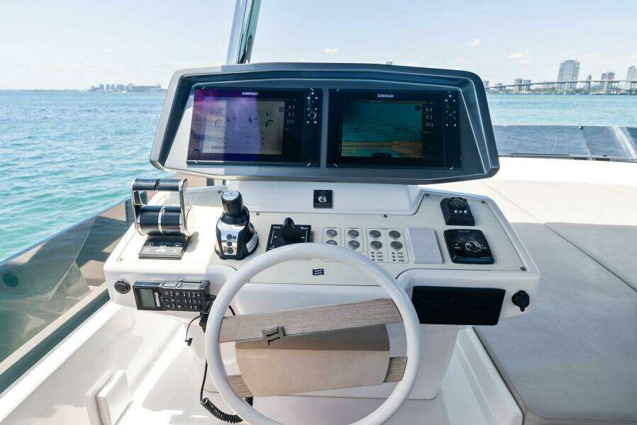 2023 Ferretti Yachts 670