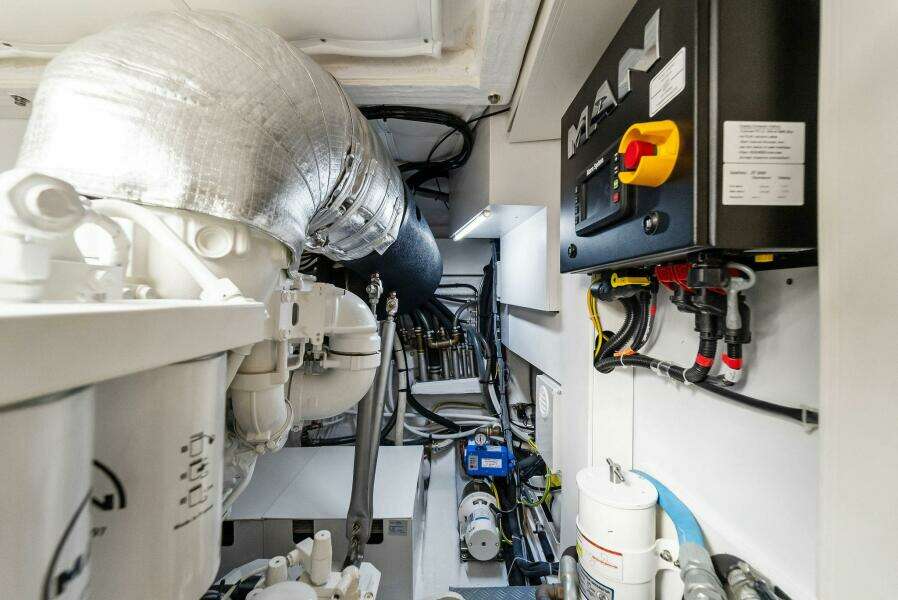 2023 Ferretti Yachts 670