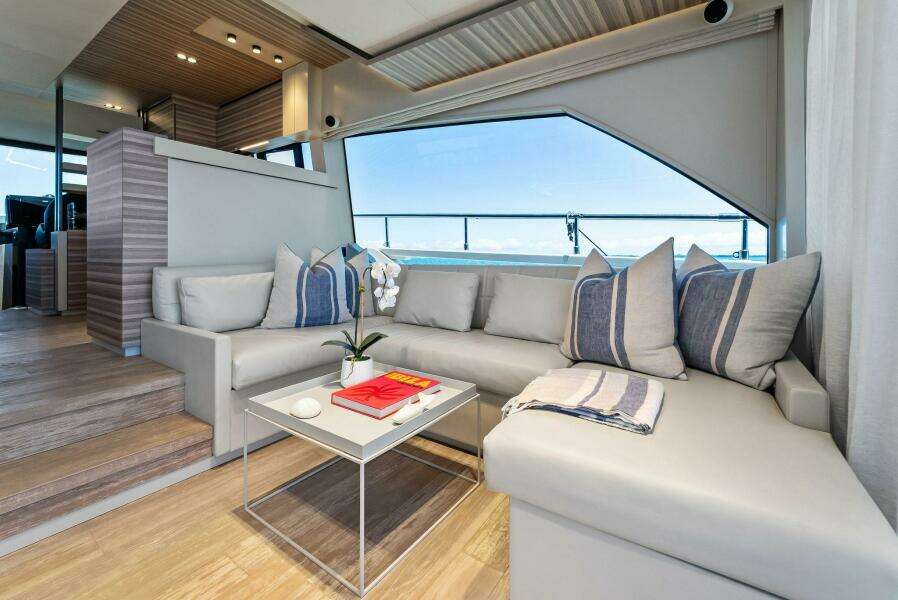 2023 Ferretti Yachts 670