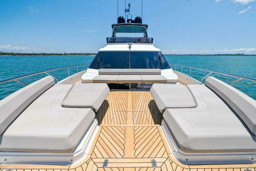 2023 Ferretti Yachts 670