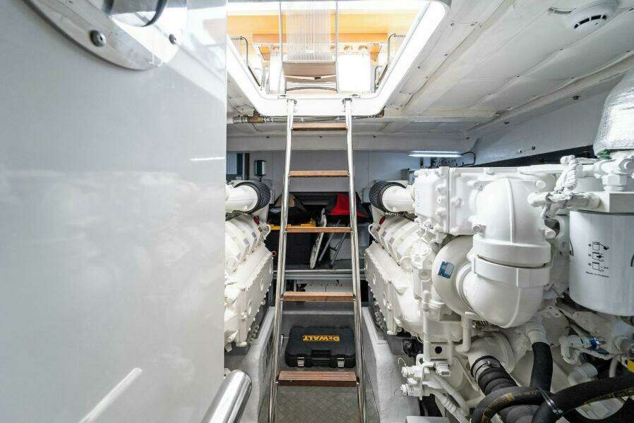 2023 Ferretti Yachts 670