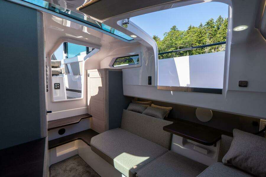 2025 Axopar Cross Cabin