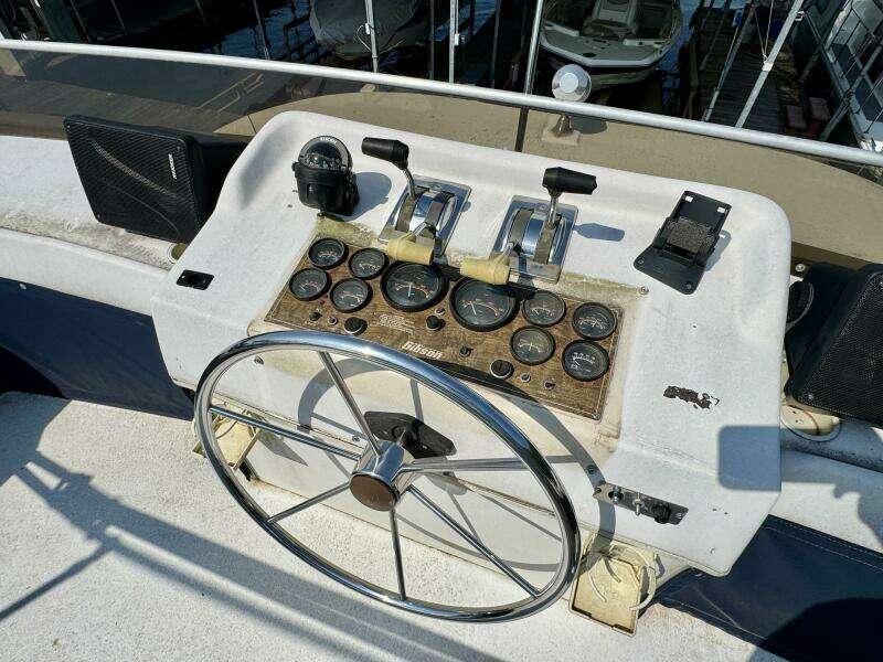 1987 Gibson 14 x 50 Standard