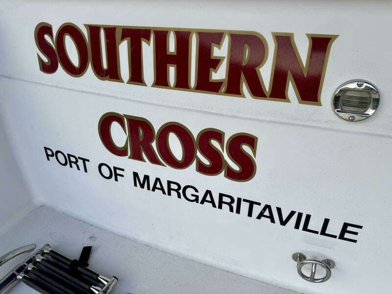 1994 Chaparral Signature 27 Cabin Cruiser