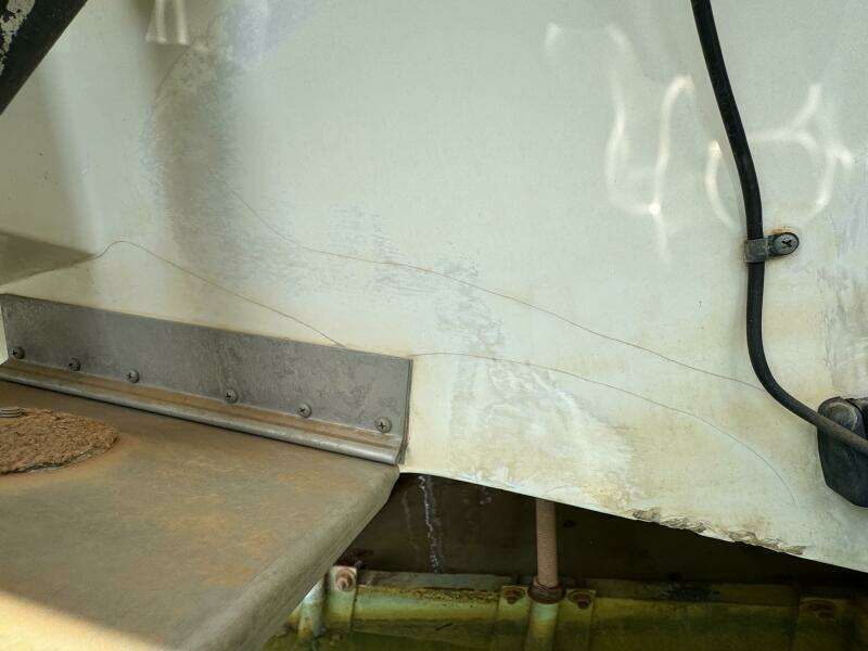 1994 Chaparral Signature 27 Cabin Cruiser