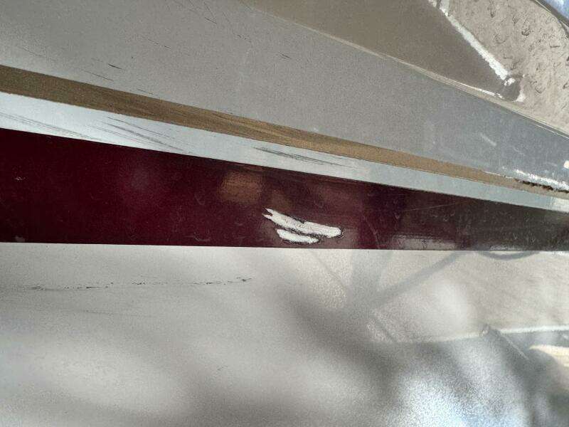 1994 Chaparral Signature 27 Cabin Cruiser